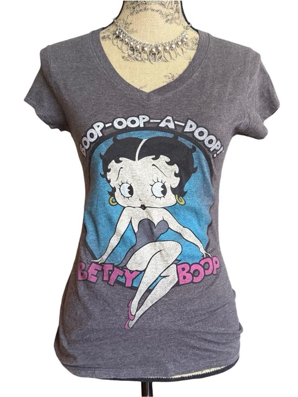 Betty Boop Women's Gray Graphic V-Neck Tee Size M